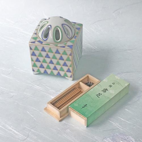 【ギフトにおすすめ】白檀露芝S20本入&錦鱗波文角香炉　(有田焼)&香炉灰