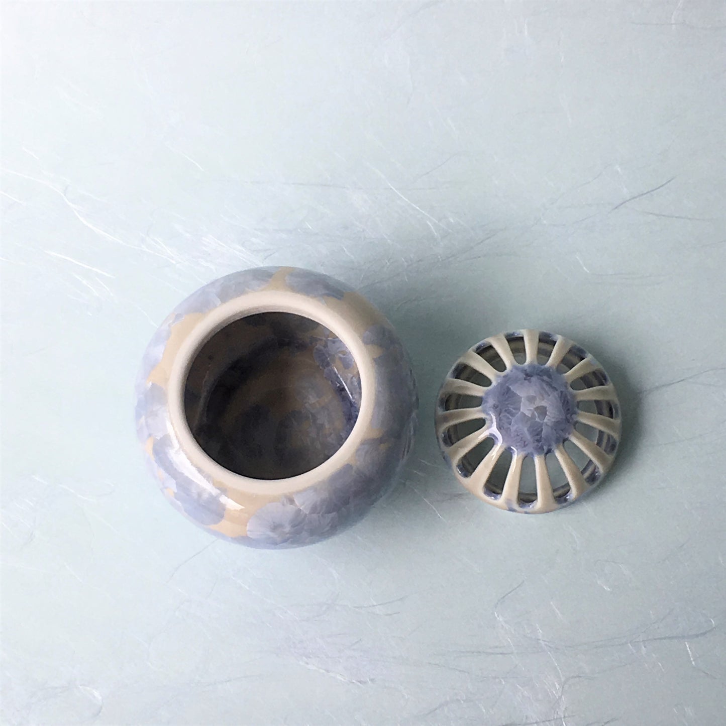 【ギフトにおすすめ】白檀露芝S20本入&花結晶(銀藤)京焼・清水焼&香炉灰