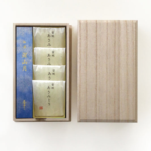 伽羅深山月 蜜蝋ろうそく揃え(桐箱入)