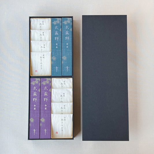 武蔵野　黒箱進物　二種（沈香・伽羅）揃え(お線香&蜜蝋入ろうそく)