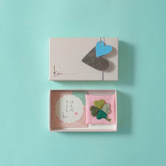 【ネコポス対応可】【ホワイトデーの贈り物に】ギフトピンクBOX 選べる名私香＆桜色四つ葉のクローバーケース